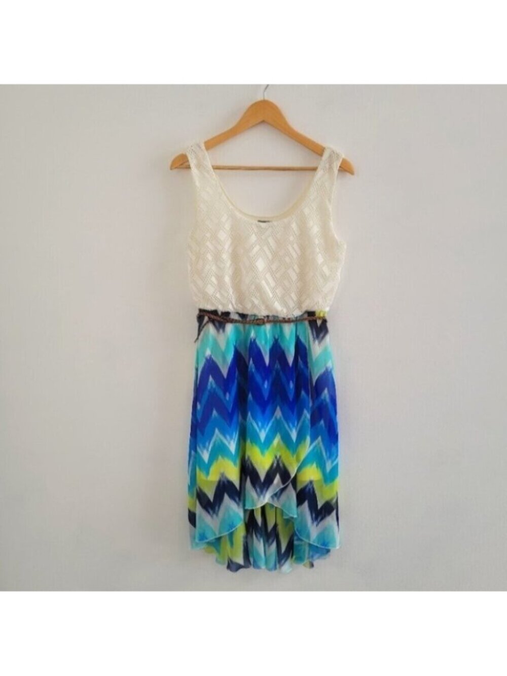 Lily Rose Cream Bodice with Blue Chevron Dress With Belt Size Medium